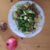 Ensalada verde de brócoli al vapor con aguacate más quinoa