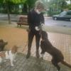 Crista y Pancho (mi perro) durante un paseo enseñándole a andar con correa y acostumbrándola a la ciudad