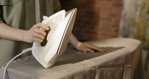 ¿Cuánto cuesta el planchado de ropa a domicilio? Precios en 2025