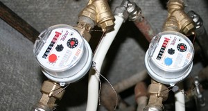 ¿Cuánto cuesta poner un contador de agua individual? [2025]