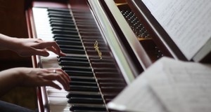 ¿Cuánto cuestan las clases de piano? Precios para 2025