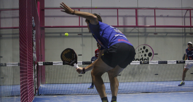 padel para principiantes: pasos para aprender