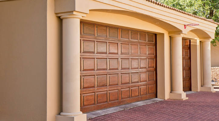 ¿Cuánto cuesta instalar una puerta de garaje? Precios 2021