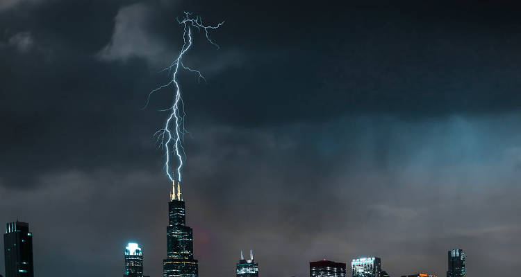 ¿Cuánto cuesta instalar un pararrayos? Tipos y Precios en 2026