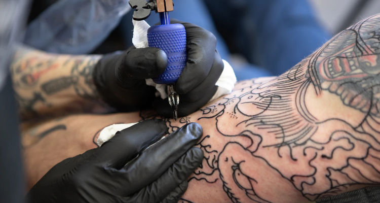 Cuánto cuesta hacerse un tatuaje en España? Precios en 2023