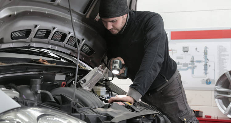 Cuánto cuesta reparar el aire acondicionado del coche