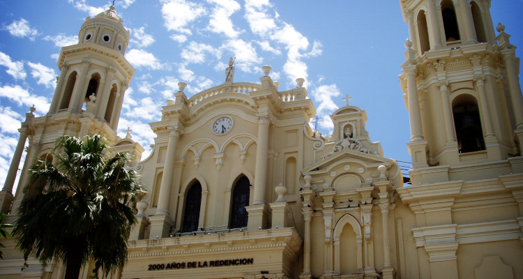 cuánto cuesta un buen arquitecto en Hermosillo