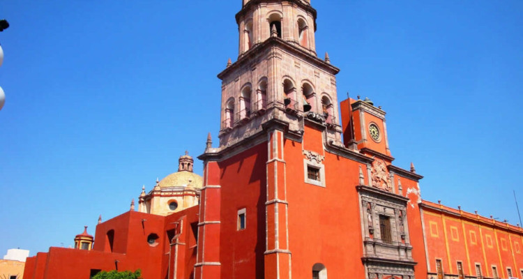 cuánto cuesta un buen arquitecto en Santiago de Querétaro