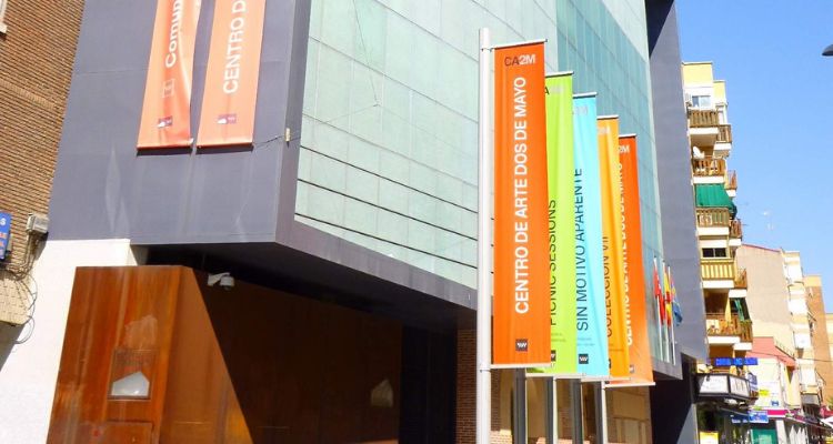 ¿Cuánto cuesta cambiar el suelo de una casa en Móstoles?