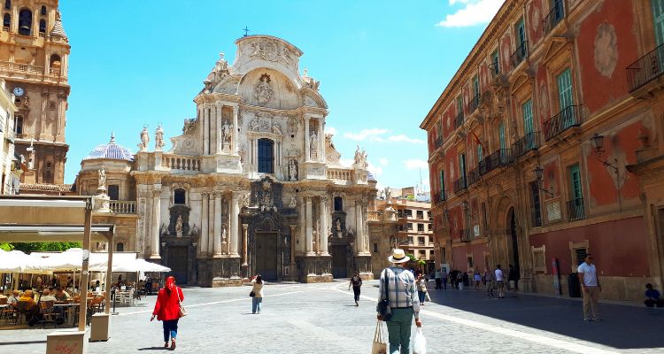 ¿Cuánto cuesta cambiar el suelo de una casa en Murcia?