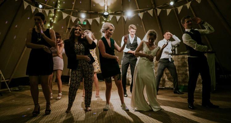 Qué es mejor: ¿DJ o Grupo Musical en vuestra boda?
