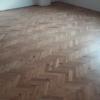 Parquet de madera de mobila en espiga. Restauración