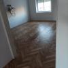 Parquet de roble pegado en espiga con terminación en barniz al aguaa