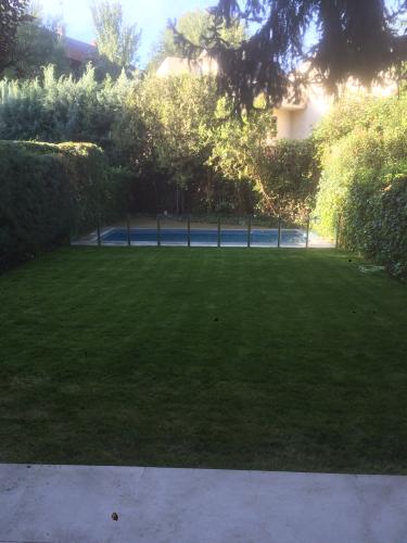 8 herramientas indispensables para hacer que la instalación de grama a -  Diamond Artificial Grass