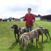 Yo con 10 años en la Exposición Canina de Asturias con varios ejemplares de Perdiguero de Burgos (2006).