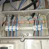 Bornas de conexión en cuarto de contadores