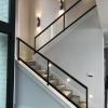 ESCALERAS DE MADERA CON BARANDILLA DE CRISTAL INOX