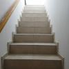 Escalera de gres porcelanico