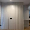 Puerta oculta panelada lacado blanco