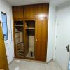 Armario empotrado con cama plegable