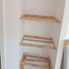 Bases de estanterías con canal para paso de macizos