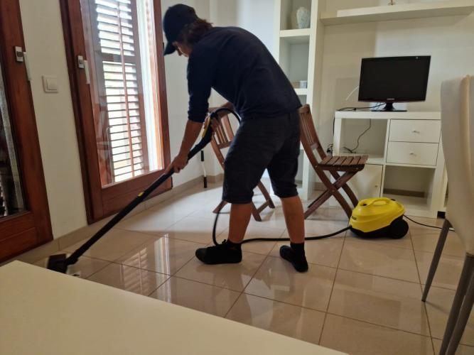 limpieza en casa con vaporeta  Limpieza a domicilio Barcelona