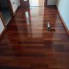 Lijado y barnizado de parquet flotante