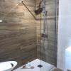 Cambio bañera por ducha alicatado a techo  2200 euros 2 días ejecucion
