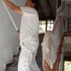 Pintura blanca de escalera de un portal