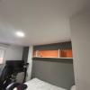 Habitación con gris