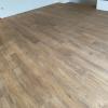 Suelo porcelanico tipo parquet 