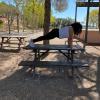 Clase de pilates al aire libre