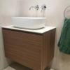 Baño terminado y posterior instalación de mueble/lavabo con gritería