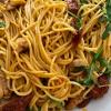 Spaghetti a la lima con pollo y tomate seco