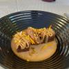 Crema de café con brownie, toofe salado y kikos