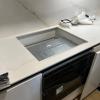 Reforma de cocina con encimera porcelánica y horno durante el montaje - LUCMAR URBA