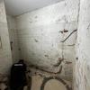 Baño en obra con el alicatado picado en Vila-seca - LUCMAR URBA