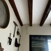 Techo con vigas de madera vistas en una casa de Castellvell del Camp - LUCMAR URBA