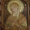 Trabajo artesanal y restauración en madera.