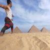 Yoga Enfrente de las Piramides de egipto