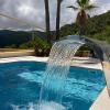 Instalación de una ducha de cascada, puesta en marcha, control de los parámetros del agua y mantenimiento de la piscina durante todo el año