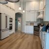 Cocina integrada con acabado en arco decorativo