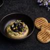 Humus with fig