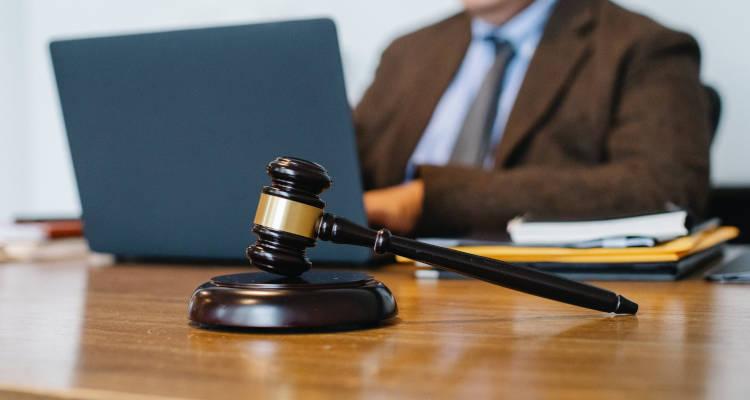 Cómo montar un despacho de abogados