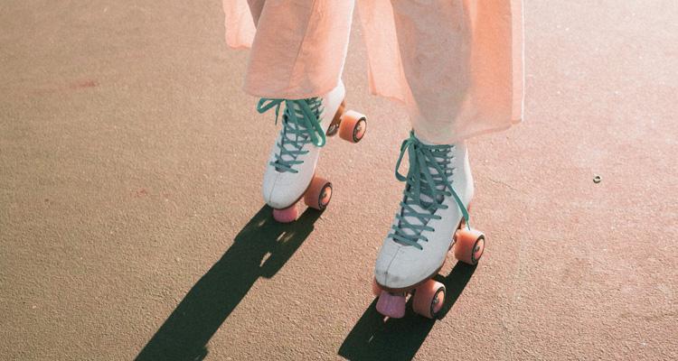 Cómo aprender a patinar por pasos