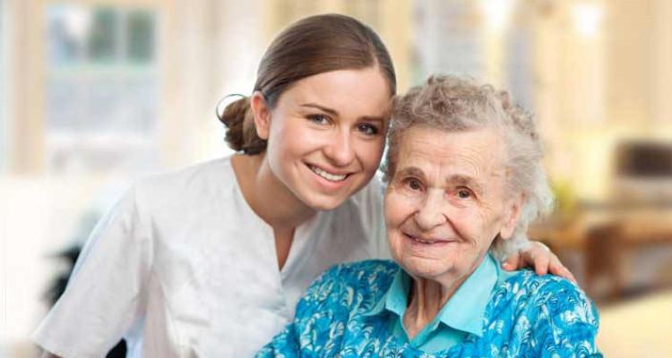¿Cuáles son las ventajas de vivir en una residencia de ancianos?