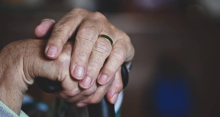¿Qué se necesita para Ser Cuidadora de Personas Mayores?