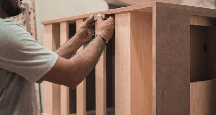 Cómo trabajar de montador de muebles y conseguir clientes