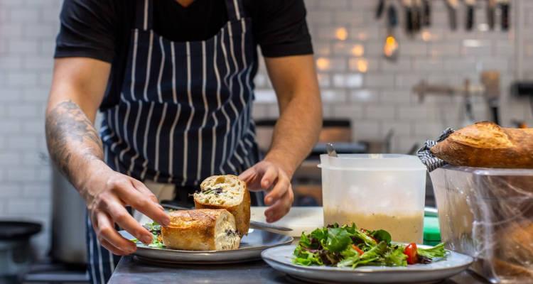 Cómo ser cocinero a domicilio: Requisitos y consejos